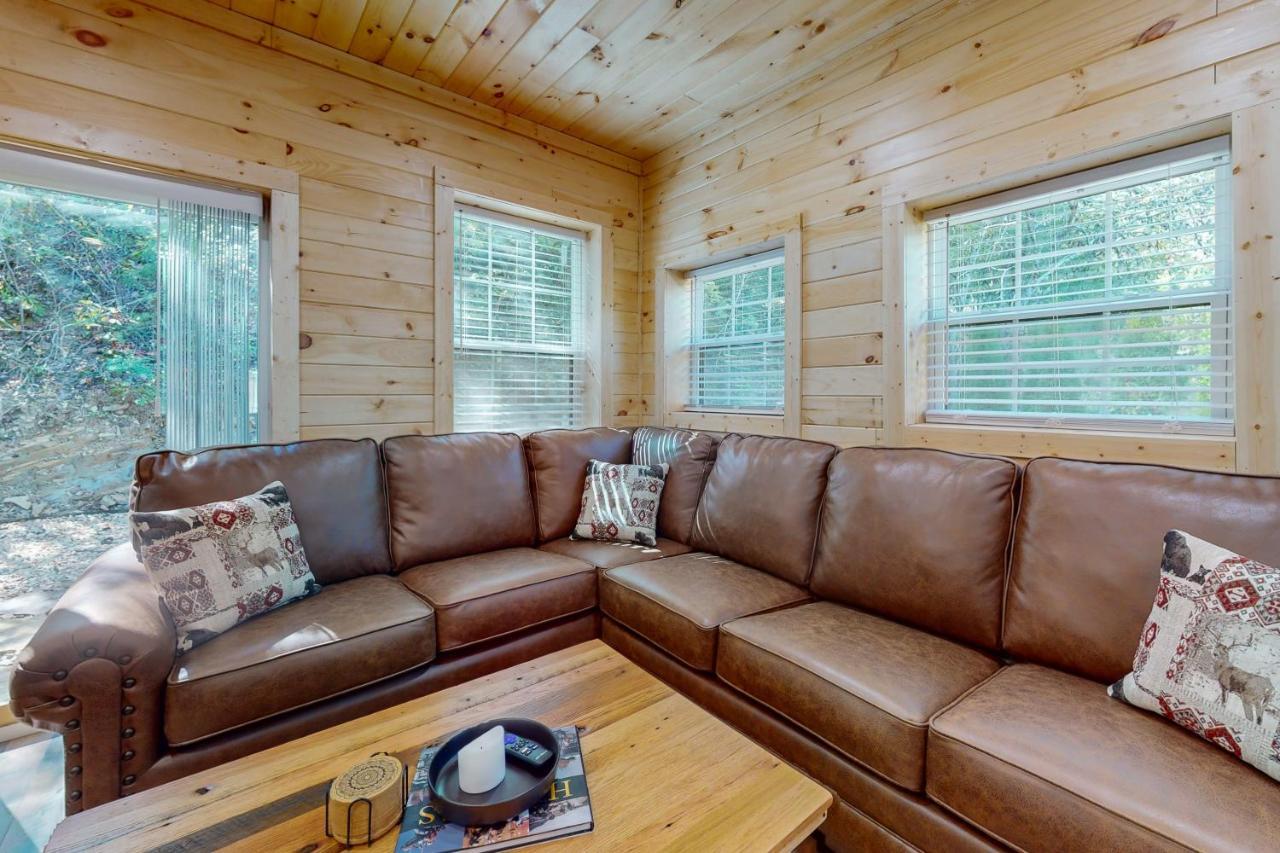Вилла Whiskey Barrel Retreat Севьервилл Экстерьер фото