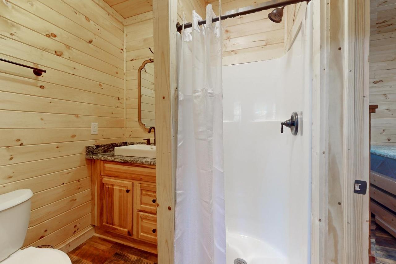 Вилла Whiskey Barrel Retreat Севьервилл Экстерьер фото