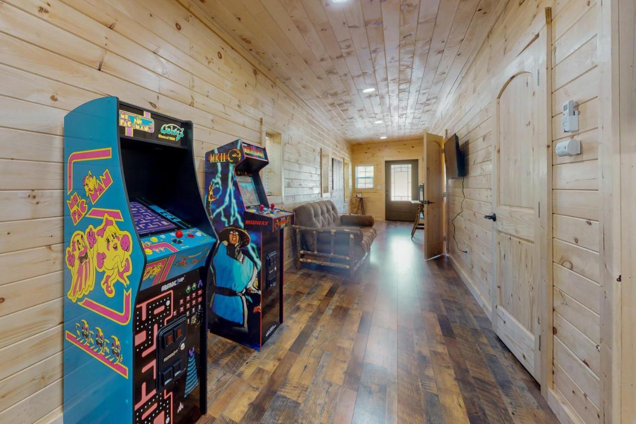 Вилла Whiskey Barrel Retreat Севьервилл Экстерьер фото