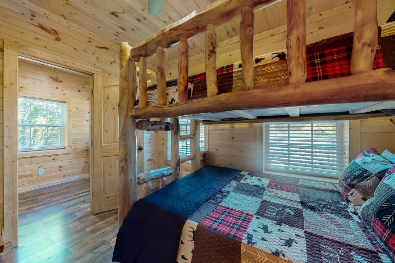Вилла Whiskey Barrel Retreat Севьервилл Экстерьер фото