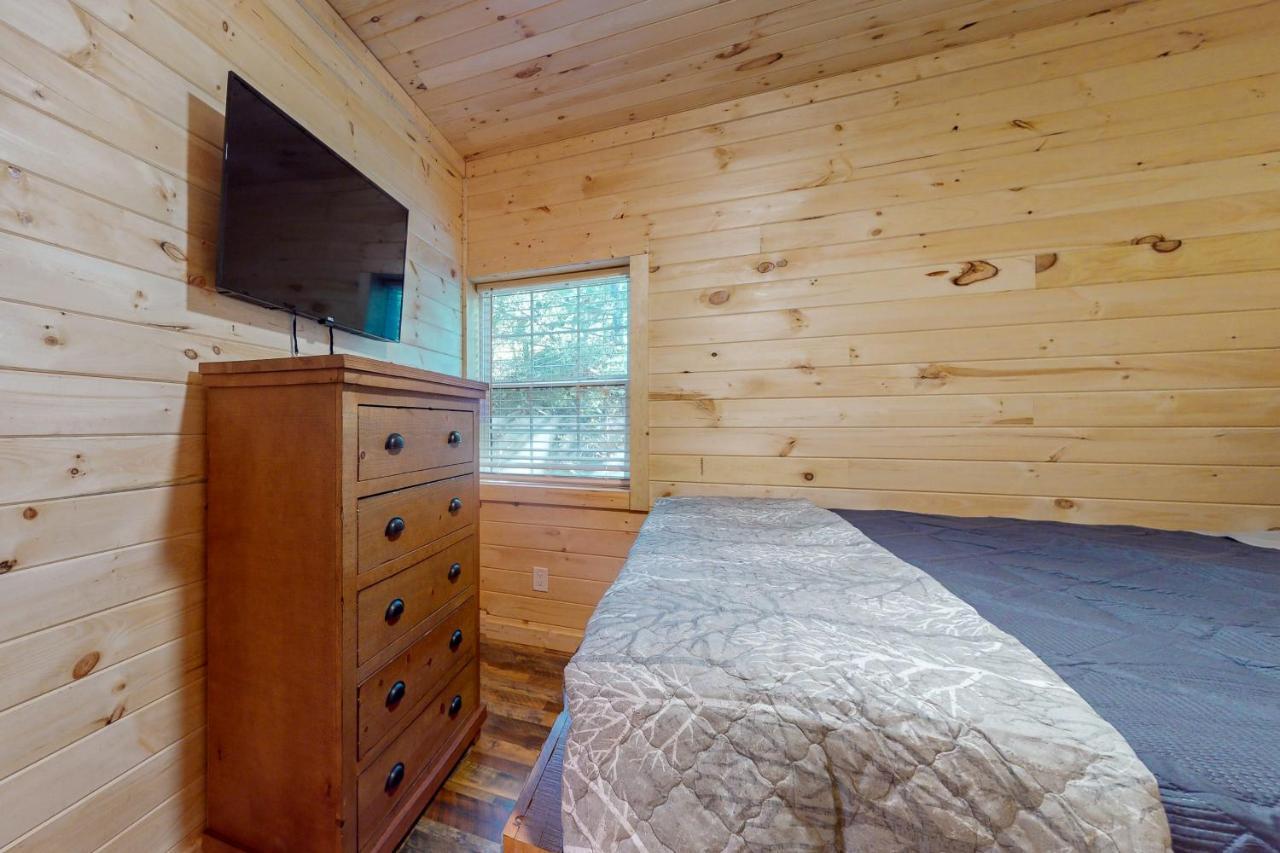Вилла Whiskey Barrel Retreat Севьервилл Экстерьер фото